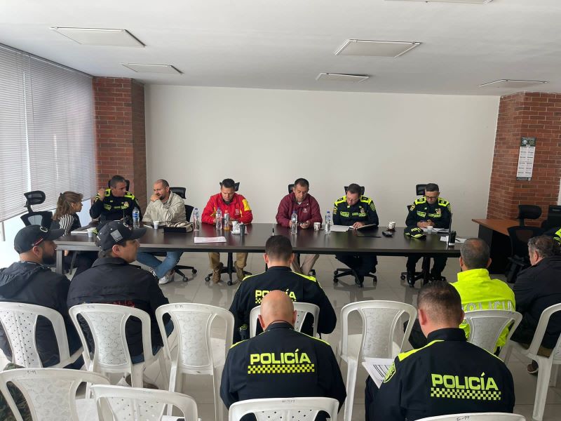 ifmnoticias's tweet photo. Masacre No. 47 en el País Potencia Mundial de la Vida, ahora fue en Bogotá
https://t.co/67vJZmjOEc https://t.co/gAZQJrHOZm