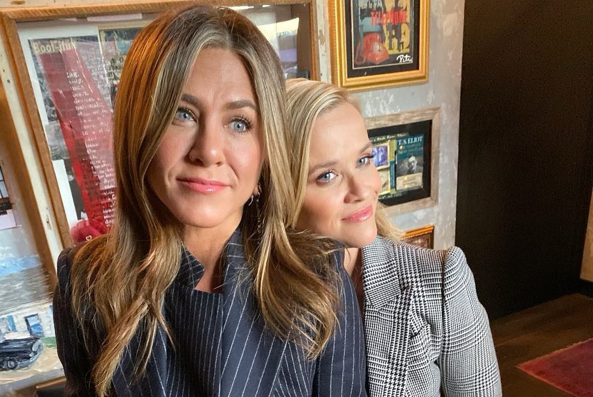 aniston_br's tweet photo. “Feliz aniversário, Jennifer Aniston! Que presente poder trabalhar com minha irmã mais velha todo dia em The Morning Show. Você sempre dá os melhores conselhos e interminável AMOR e apoio.”

© Reese Witherspoon | Instagram https://t.co/VY5wtYLy7B