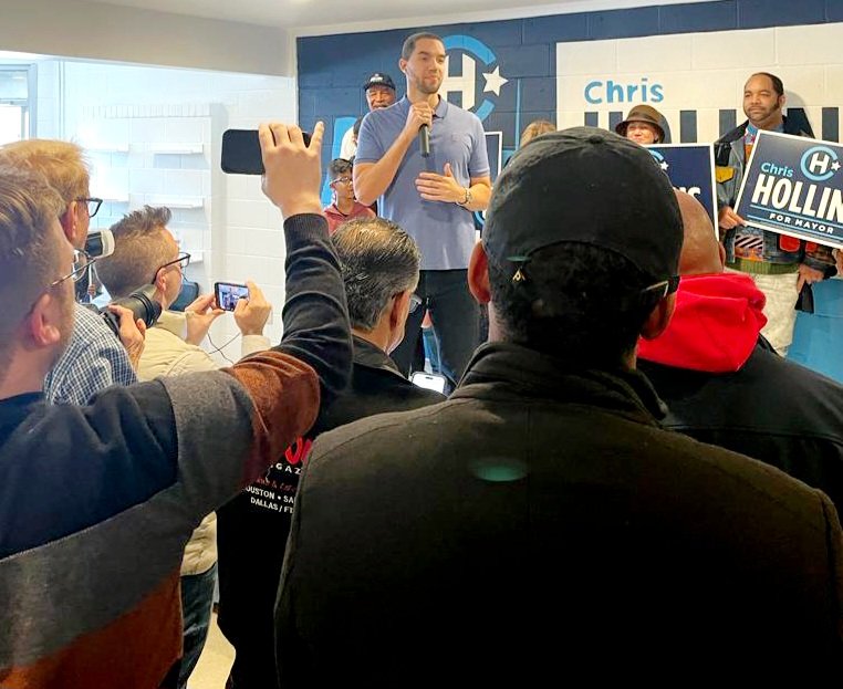 houstonstyle's tweet photo. 📸 #teamstylemag was on scene today for the opening of Chris Hollins [@CGHollins] campaign headquarters in Fifth Ward! 📸
Learn more about Hollins at  https://t.co/j8ilx1EDq4 https://t.co/jOuRdXM5S5