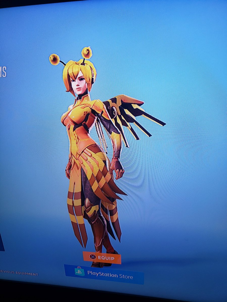 A_Chibi_Coffee's tweet photo. I caved and bought it. #cute #kawaii #mercyskin #Overwatch2 #bumblebee https://t.co/BAkrJ2YkFd