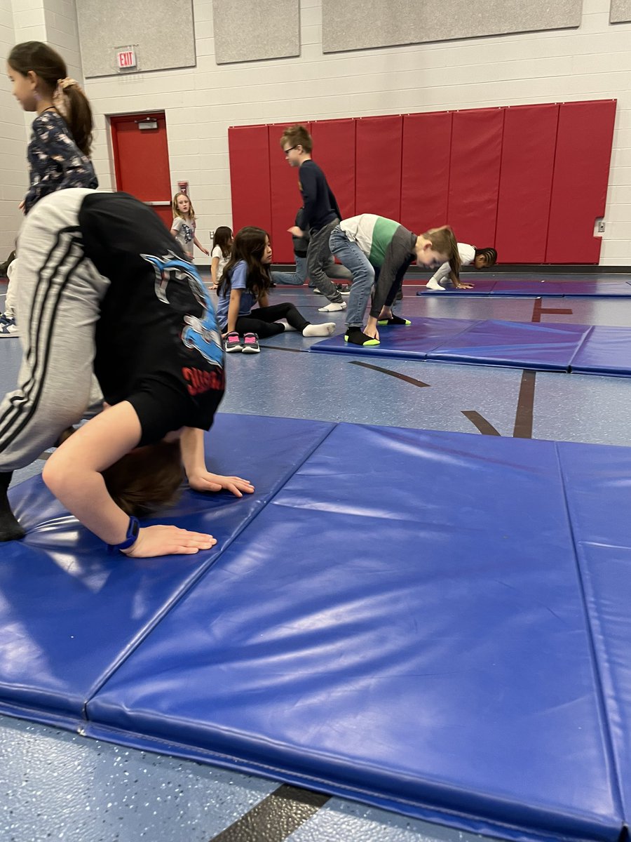 MsHubbard_PE's tweet photo. Fun first week in our tumbling unit! Students are learning how to transfer their weight to various body parts, land with balance, and curl and bend their body in gymnastic movements! #OnlyWB #FiredUpForPhysEd https://t.co/I67mNQO3kQ