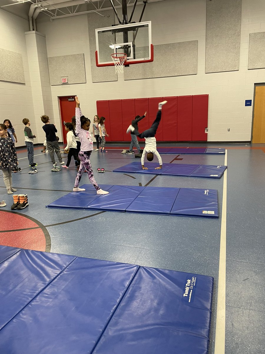MsHubbard_PE's tweet photo. Fun first week in our tumbling unit! Students are learning how to transfer their weight to various body parts, land with balance, and curl and bend their body in gymnastic movements! #OnlyWB #FiredUpForPhysEd https://t.co/I67mNQO3kQ