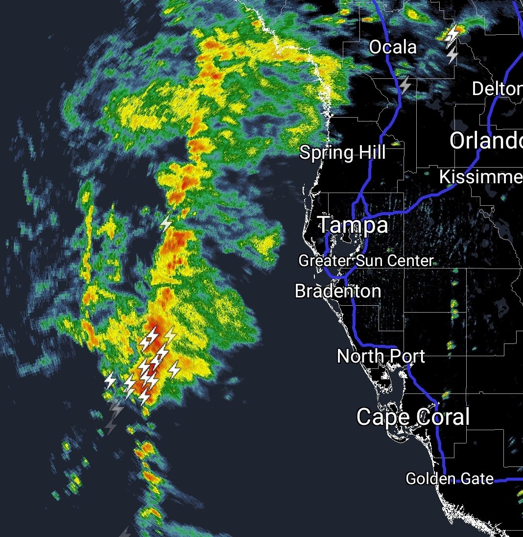tropicalupdate's tweet photo. Keep an eye on that radar tonight. A big clump of storms looks to be heading towards west central Florida later. https://t.co/Hk3pbO7x8H https://t.co/l834sas0Zd