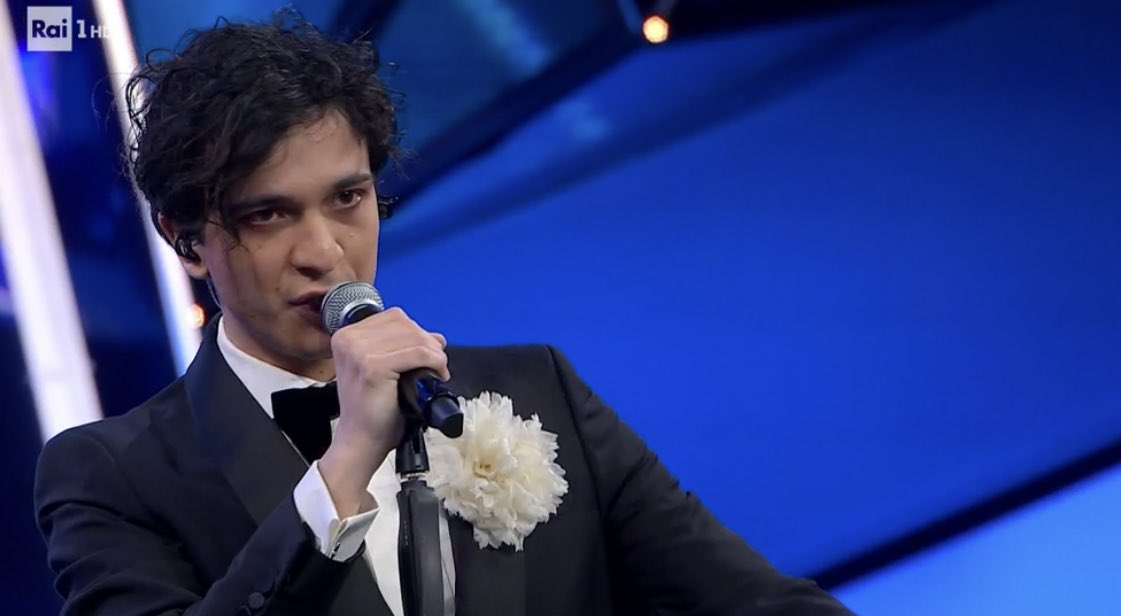 Cinguetterai's tweet photo. Tananai è tornato, è cresciuto tantissimo e si è ripreso tutto con gli interessi

#Sanremo2023 https://t.co/Xj42At4Ym9