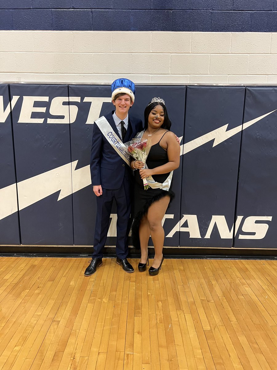 Yesterday we crowned our king, Aaron Harrel, at the assembly and our queen, Julia Spencer, at halftime! Congrats to all students on court👑
Join us tonight for our first informal Courtwarming dance from 8:00-10:30!