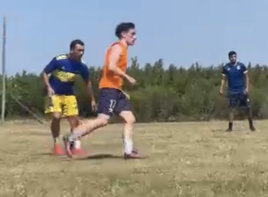 MaturanaU's tweet photo. 𝗣𝗿𝗶𝗺𝗲𝗿 𝗳𝘂́𝘁𝗯𝗼𝗹 𝗱𝗲𝗹 𝟮𝟬𝟮𝟯

La pretemporada crece en intensidad y aparece la cancha de 11 con pelota.

#MuchoMásQueTodo🟡⚪️🔵 https://t.co/da9XqWAo0V