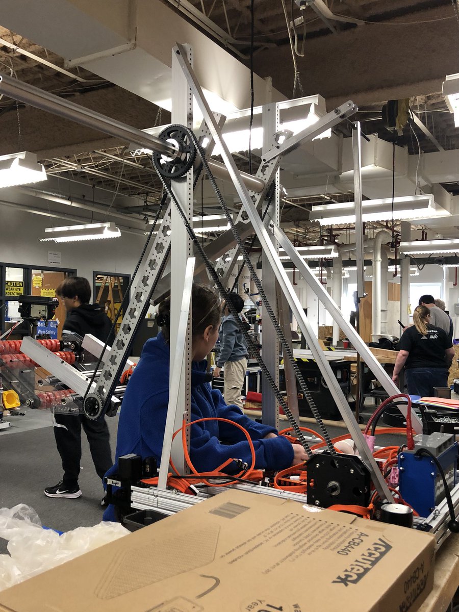 FRC834's tweet photo. Build Team is making great progress! #robot #robots #robotics #team834 #spartechs #firstrobotics https://t.co/k4D73JR7tz