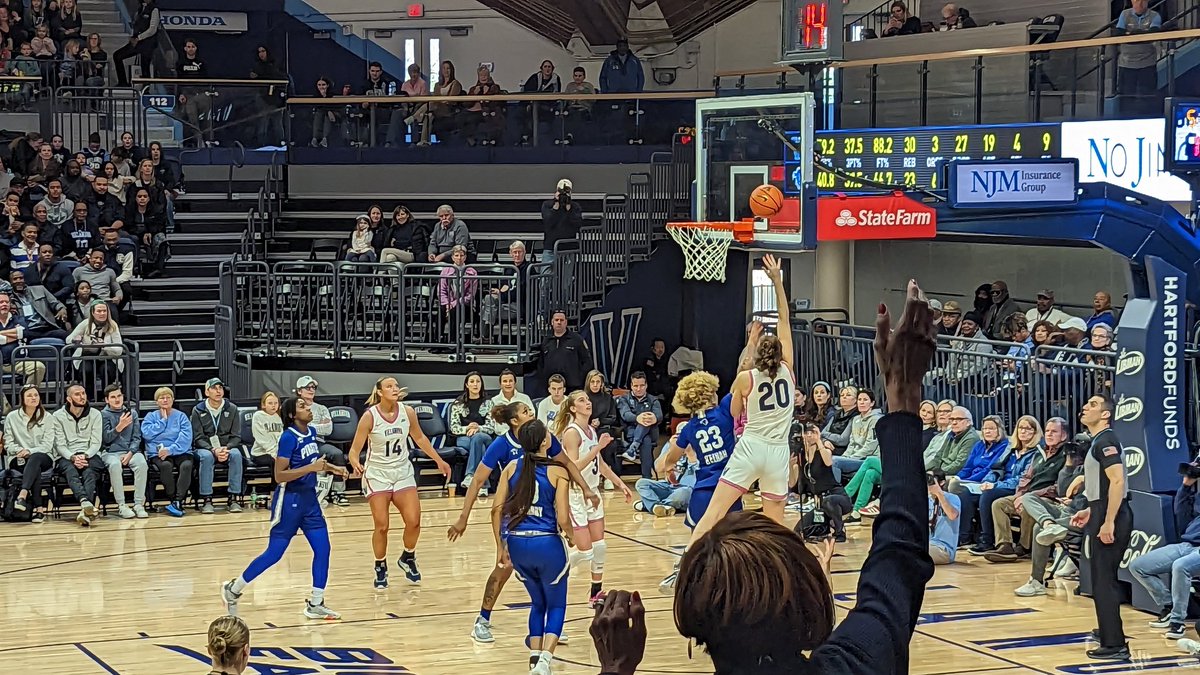 JimVUCats's tweet photo. @BIGEAST @novawbb @BIGEASTWBB Big East record-breaking shot. https://t.co/zRm4Mid3Lo