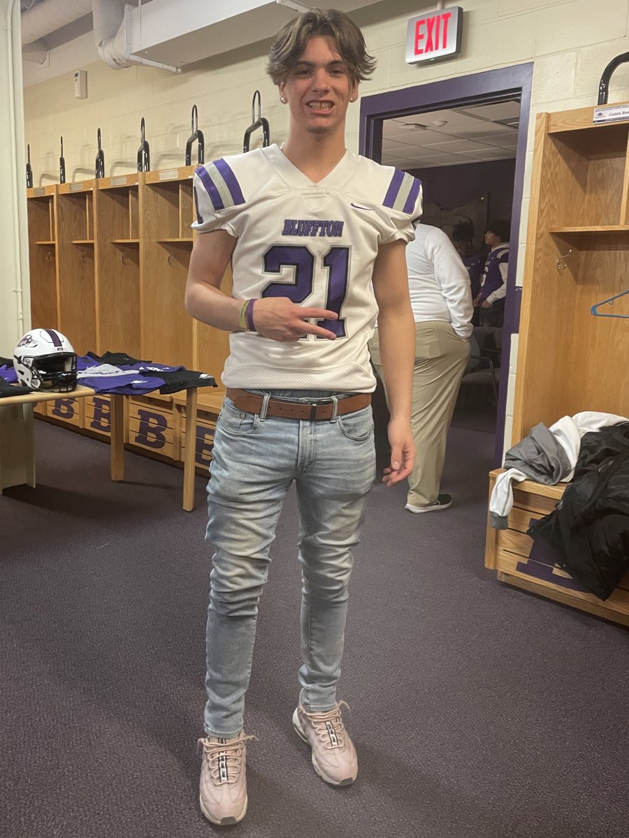 AnthonyKilmon's tweet photo. Thank you for the visit @BlufftonU I had a great time!! @coach_shank05 https://t.co/50zrIVsN88