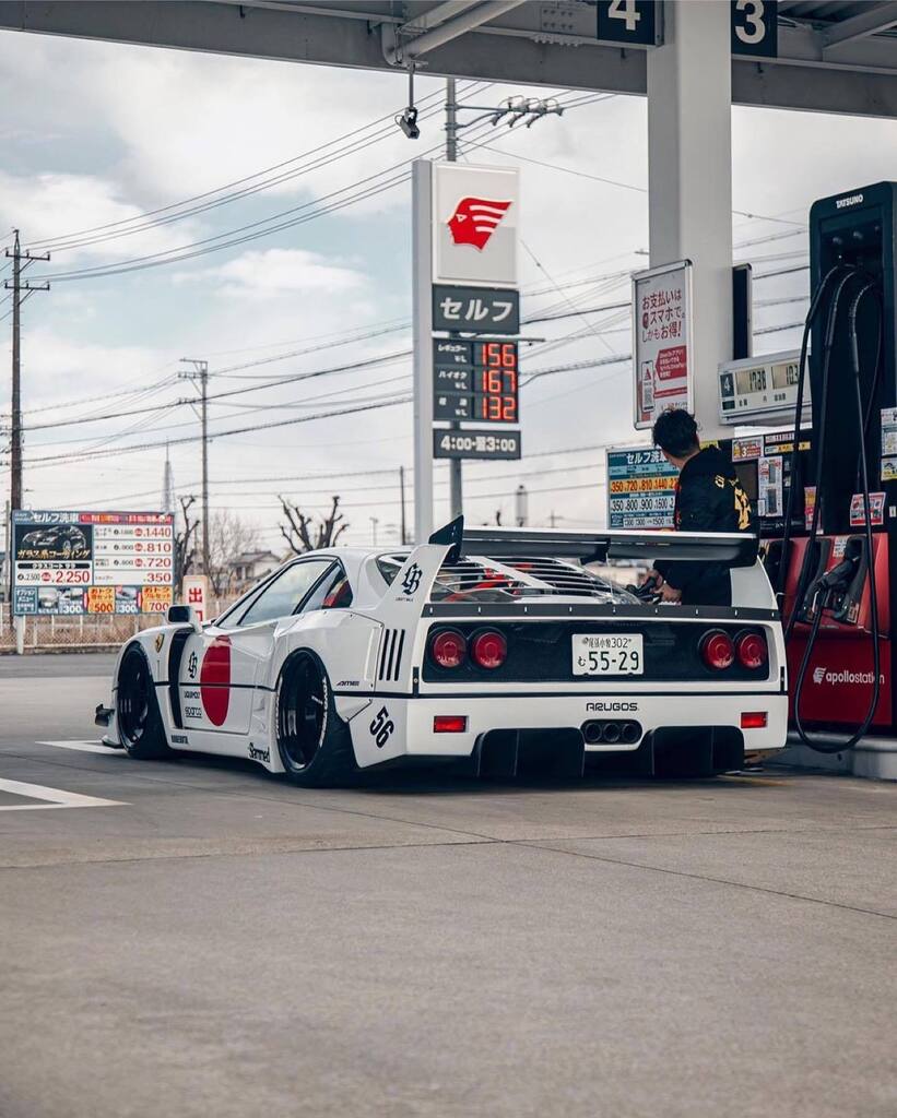 👀 What would you do if you saw a Liberty Walk F40 at the gas station? 

Via @libertywalk_media #loweredlifestyle 

#libertywalk #ferrari #f40 #ferrarif40 #widebody #stance #fitment #lowered #tas2023 #tokyoautosalon instagr.am/p/CoiQUXzvZd_/