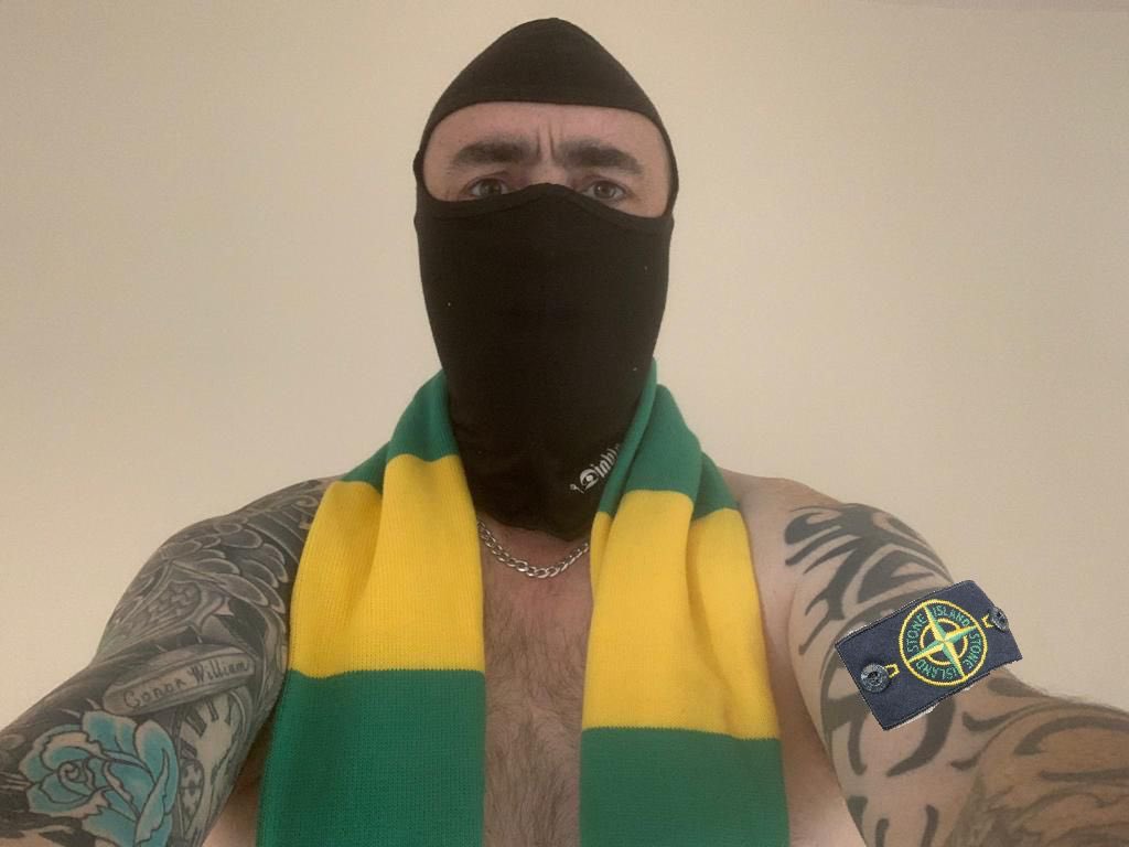 DaytrippingRed's tweet photo. Leeds away ready, badge in 👊🏻
#GlazersOut
#ManYou
#GGMU
#FancammersArePeopleToo
#HopeNoHarryPottersSparkMeOut https://t.co/beFW6QBj0s
