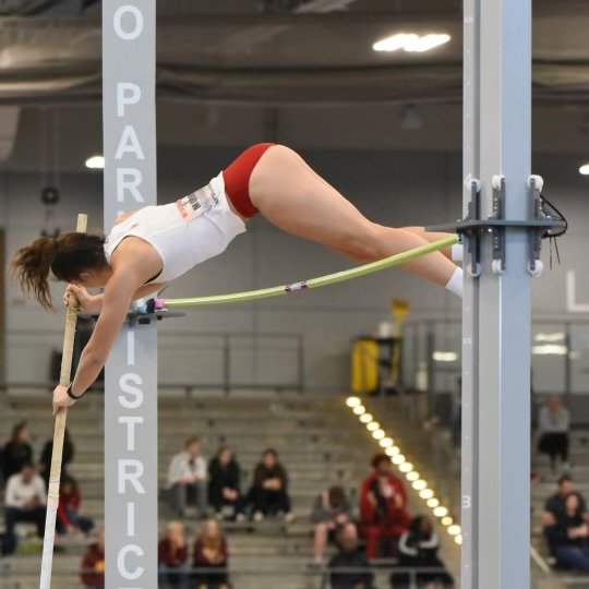 BadgerTrackXC's tweet image. Julia Moore takes 6th in the women's pole vault clearing 13-4 1/4 ‼️
