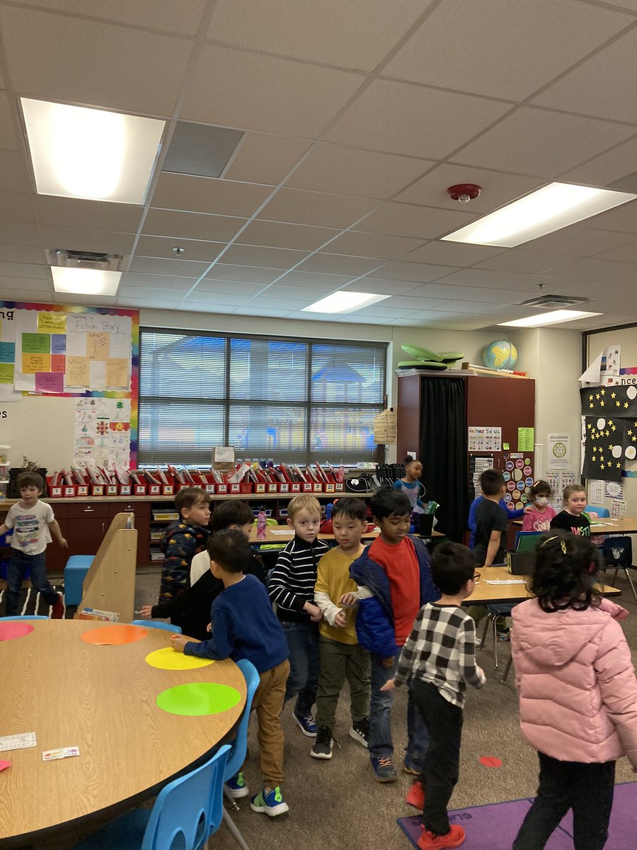 MsLKoenning's tweet photo. Rock with a rock🎶🪨 We practiced describing the size, color, shape, and texture of our rocks while walking around to music! https://t.co/WabXrvA5pk