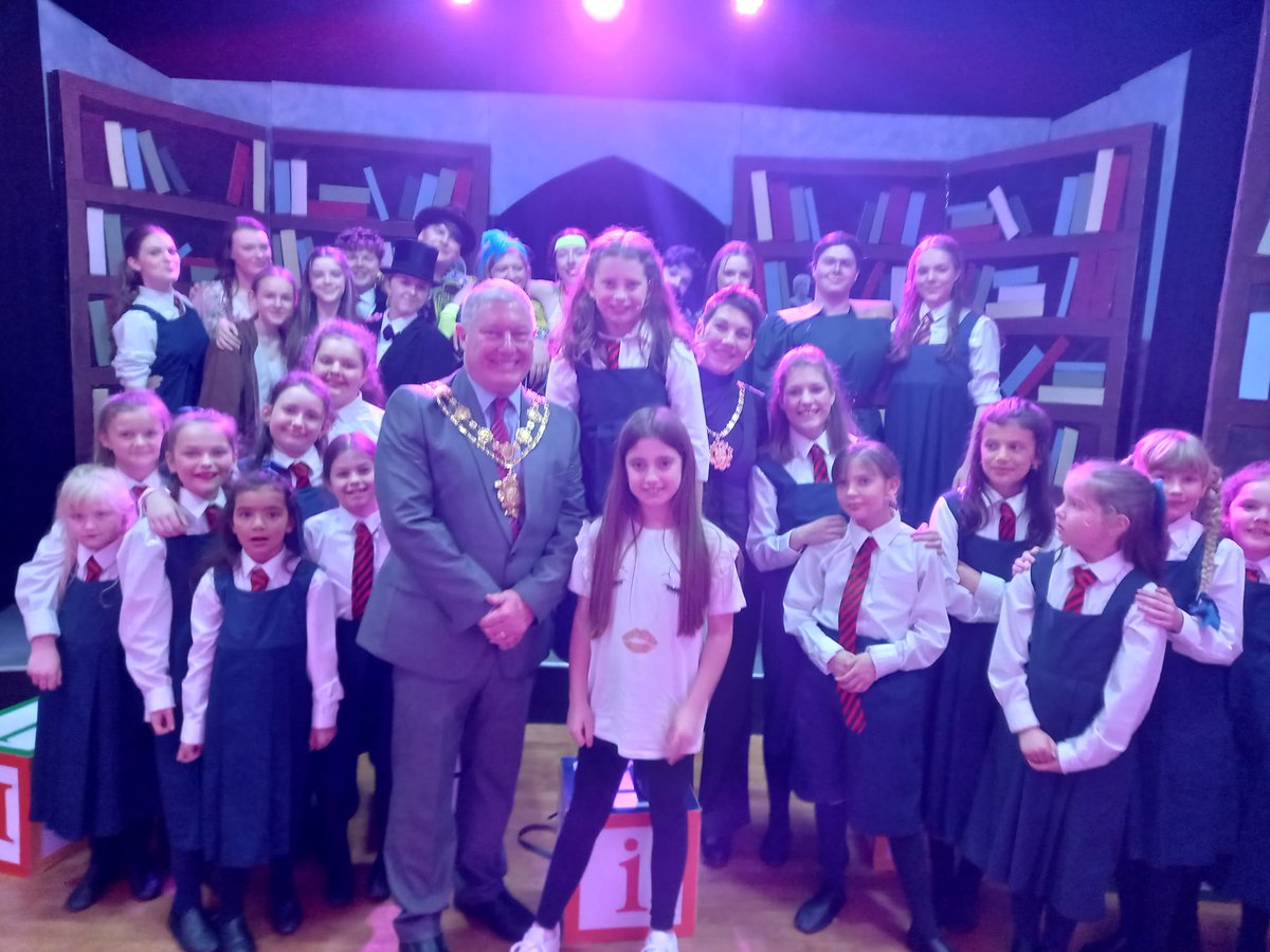 WakefieldMayor's tweet image. Amazing performance of Matilda the Musical performed by Crigglestone Community Theatre Company this afternoon. Well done everyone and thank you for the invitation.