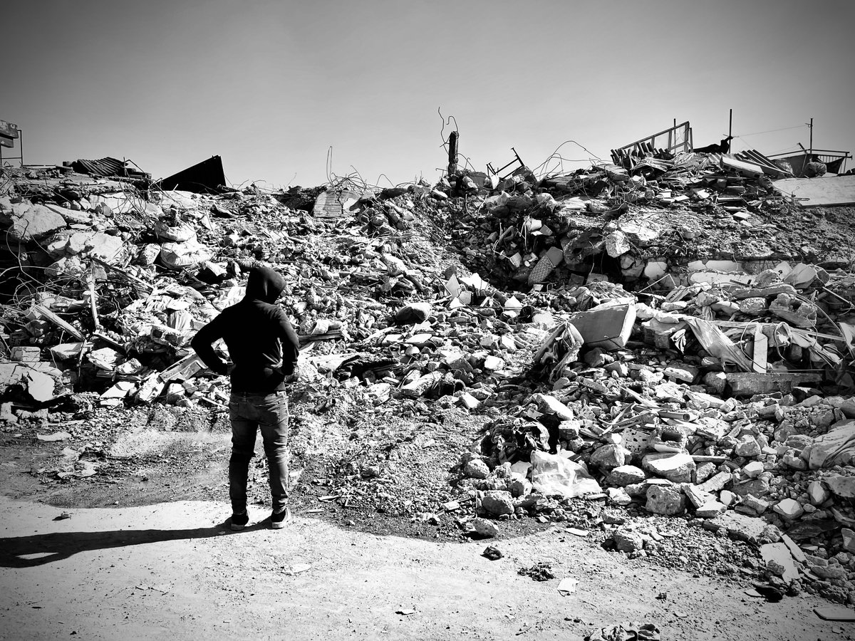 dudewithauke's tweet photo. Surreal scenes in #Kahramanmaras #Türkiye. 5 days in, search and rescue teams still at work. 💪 🙏🏻 #earthquake #todaysassignment https://t.co/X46hOTFsgo