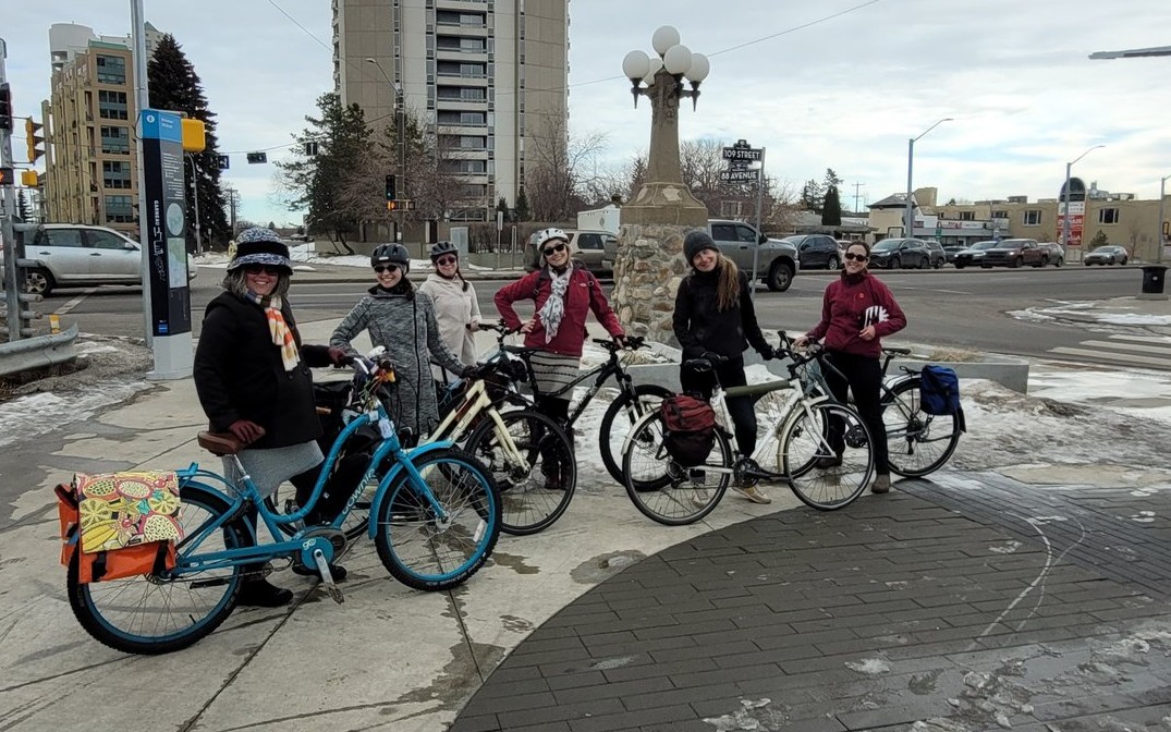 FWBRyeg's tweet photo. We've made to rendezvous #2!
#FEBR #Winterbike #Yegbike https://t.co/R6JD6thUjw