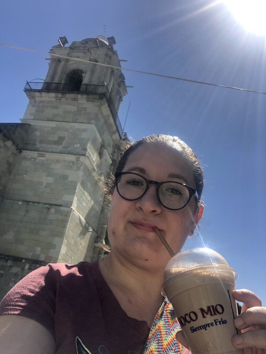 Milkandrea's tweet photo. Oaxaqueña se que respeta llega a su tierra y corre por su #chocomio frío #oaxaca https://t.co/NJI7I2auci