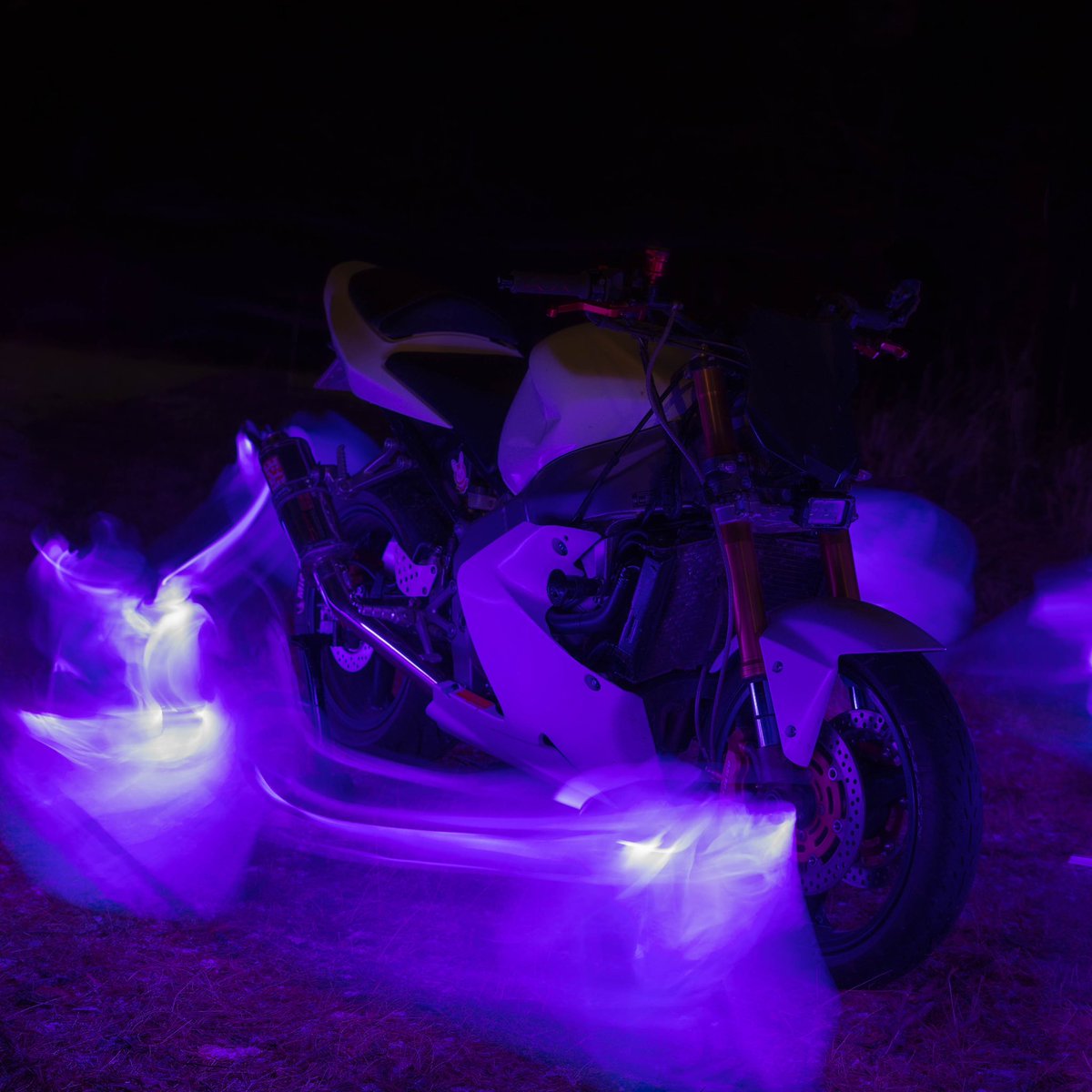 VehmanenJanne's tweet photo. Today took some lightpainting photos from my cousins motorcycle #nikonphotography #nikon #night #motorcycle #lightroom #Kawasaki https://t.co/qDcqicak4I