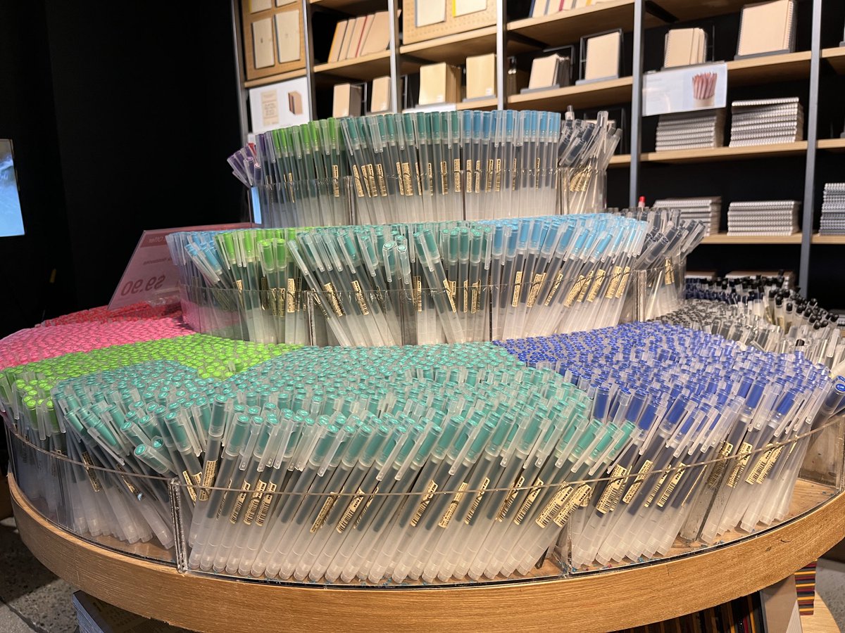 HSCinkpen's tweet photo. Stationery porn. So good. https://t.co/nMhenmWusu