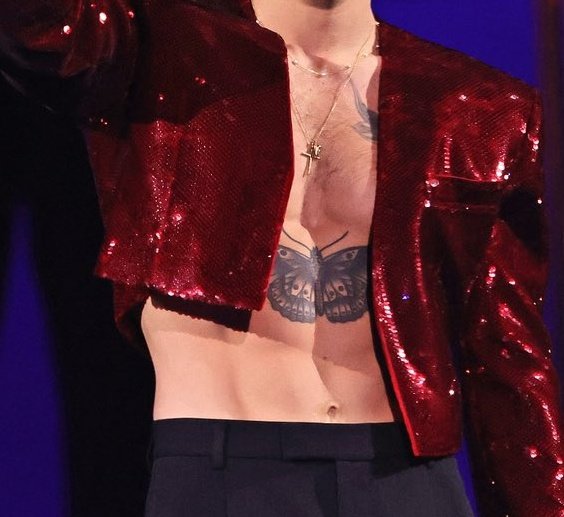 New religion unlocked- Harry Styles' waist at The Brits 2023