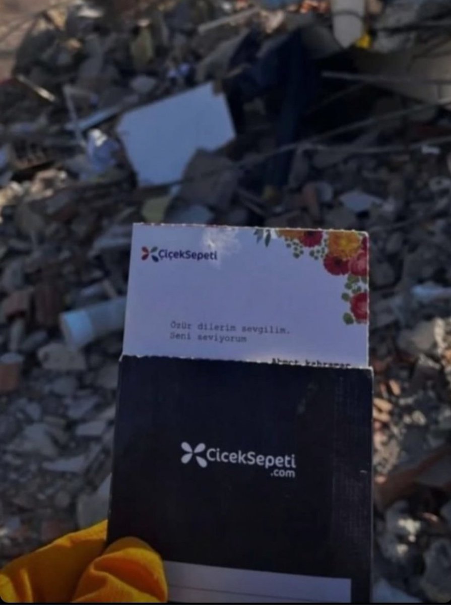 ctnsgzm's tweet photo. Bir kelebeğin ömrü kadardır hayat.. https://t.co/5kK1n68o3k