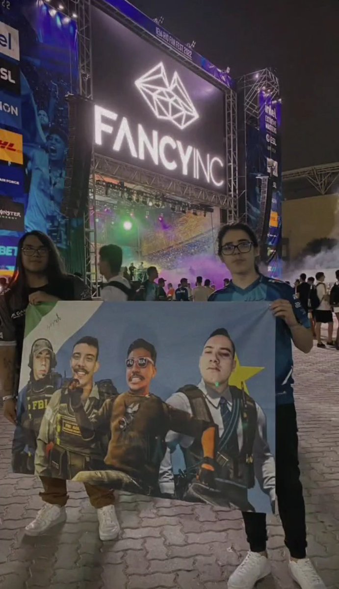 willianikeda's tweet photo. IEM Rio Major 2022 ❤️🇧🇷 https://t.co/5UXPVJrHMf