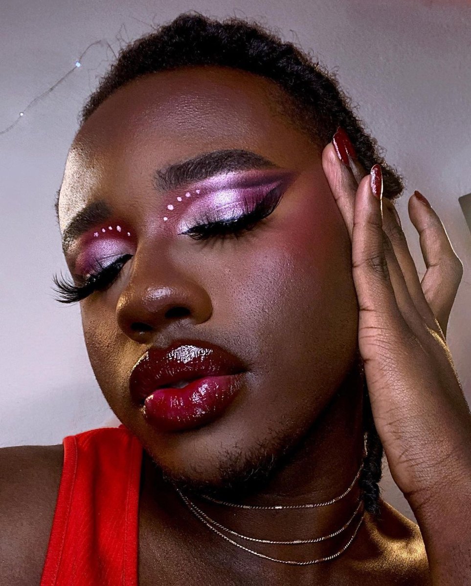 aevabeautyllc's tweet photo. Our Aeva Babe @Jmdelore turning heads whenever he shows out! 😍

Wearing our My Perfect Match Complexion Palette in shade deep to contour and blush. 💞

WHY YOU'LL LOVE IT: 

- 3-in-1 palette with a contour/bronzer, blusher, and highlighter
- Available in three different shad https://t.co/rkRPgZX1Jk