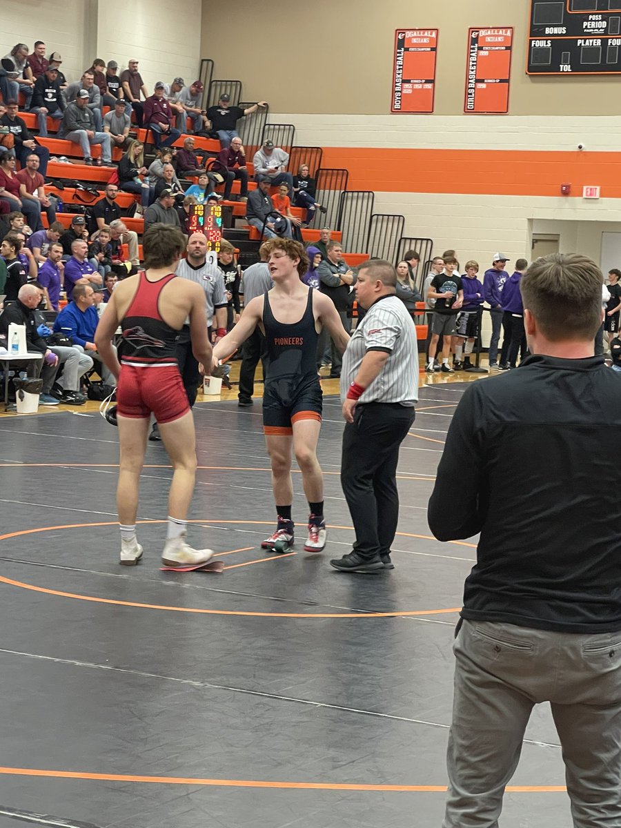 Wesley Short punches his ticket to state with a pin and advances to the 3rd place match! Congratulations Wesley!