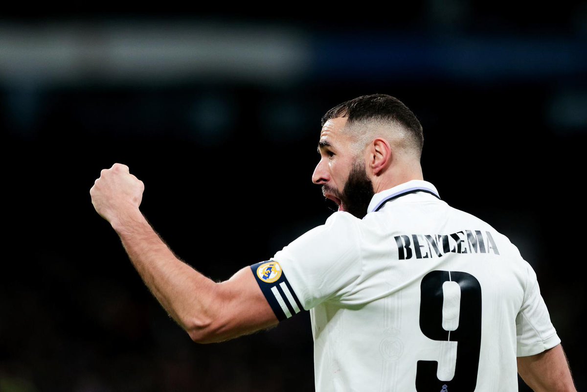ActuFoot_'s tweet photo. Karim Benzema (229 buts) devient le deuxième meilleur buteur de l'histoire du Real Madrid en Liga, derrière CR7 (311).

Il devance désormais Raul (228). https://t.co/N9AjJRxyER