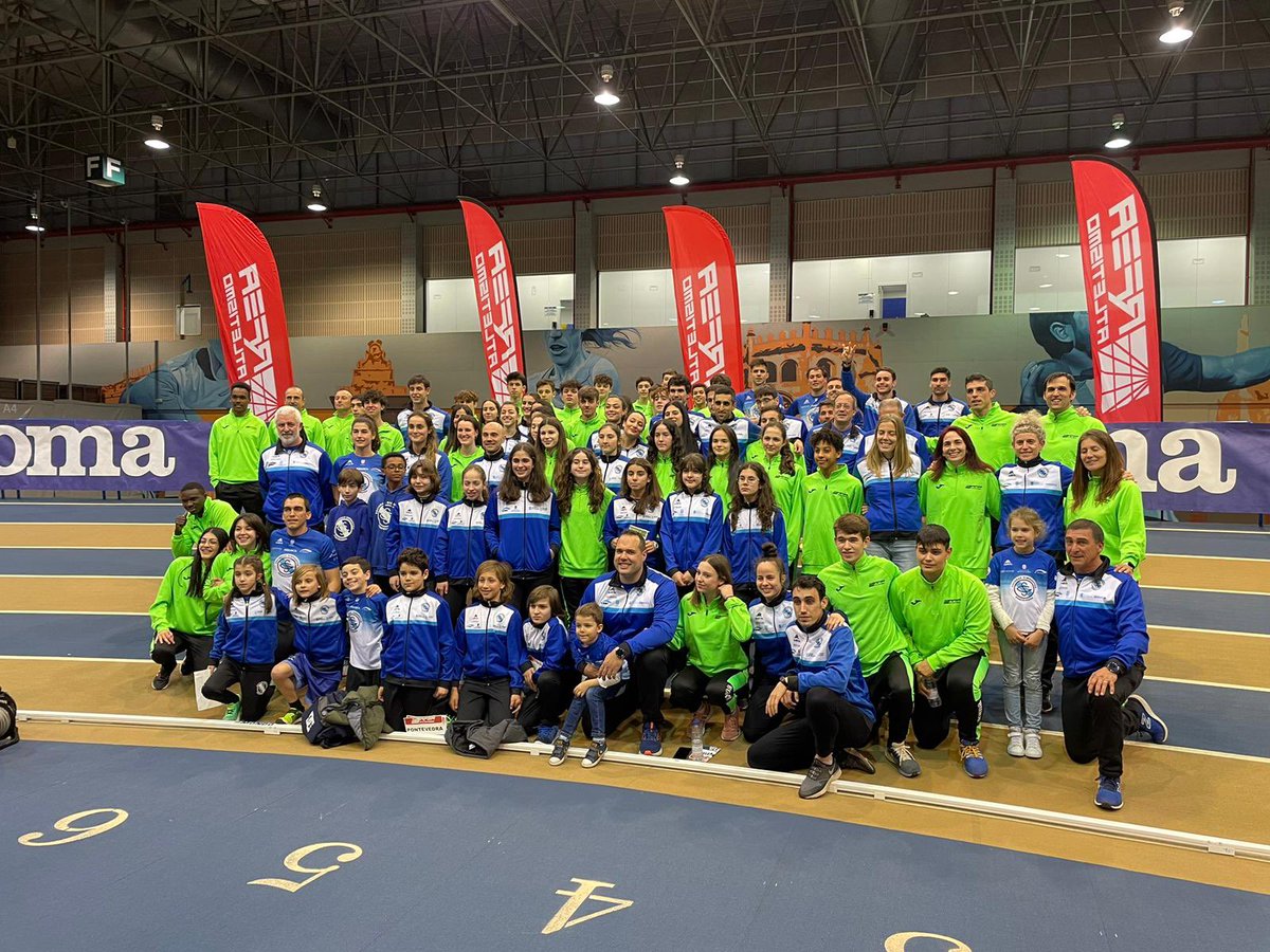 Esto SÍ es un equipo 🤍💙🤍

Más allá de resultados, la FAMILIA GIMNÁSTICA es esto 🙌🏽
Gracias a todxs lxs que ayudaron a que la #CopaJoma y #CopaIberdrola saliese adelante 

#sgp1927 #visitpontevedra