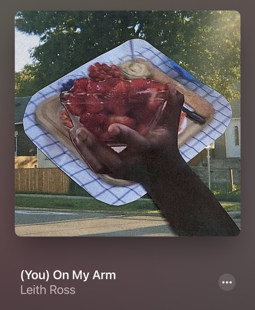 nobody:
me: “I WANNA BE, I WANNA BUY YOU PRETTY LITTLE THINGS, AND NEVER EVER LIE TO YOU”