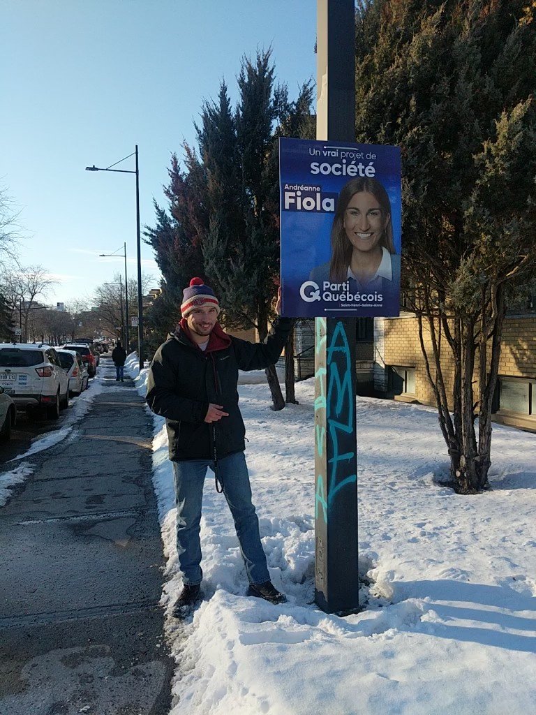 zac_robi's tweet photo. Dans SHSA pour aider Andréanne Fiola. Un vrai projet de société. #polqc #PQ https://t.co/zN4ZRtZrb3