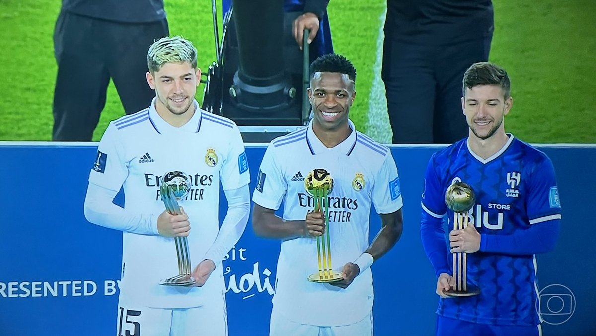 futebol_info's tweet photo. FIFA anuncia os 3 melhores jogadores do Mundial de Clubes:

🥇 - Vini Jr (Real Madrid)
🥈 - Valverde (Real Madrid)
🥉 - Vietto (Al Hilal)

📸 Reprodução/Globo https://t.co/0JRlmQWAdJ