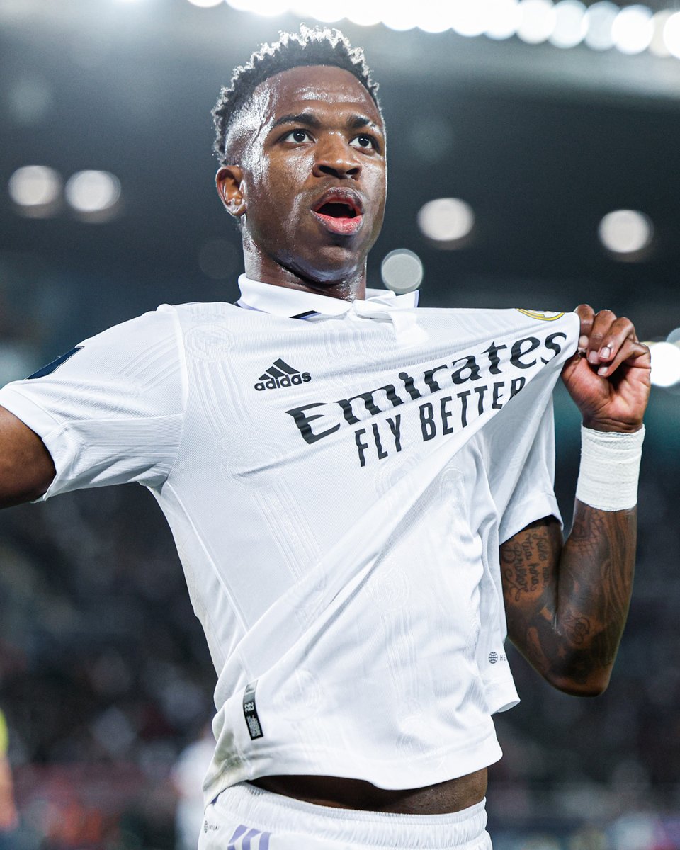 realmadriden's tweet photo. CAPTION THIS. https://t.co/Gku9uMleN0