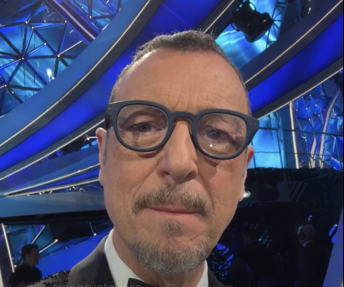 i95JMR0LL's tweet photo. sto piangendo dal ridere #Sanremo2023 https://t.co/grqgdWmESU