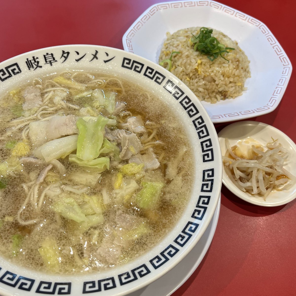 _ma1mona_'s tweet image. おはまいぴー´Ꙫ`

昨日はもかちの全国ツアー
2日目【名古屋】でした💛
最っ高に幸せなひと時だったぞ🥰
観に来てくれたすみれちゃん
ダンサー仲間もありがと🥹

そして名古屋飯が美味しすぎた🤤
どっちもまた食べたいなぁ🍜

NEXT東京🗼

#まいぴーの呟き
#ムーミンの癒し
#PRINCESSproject
#プリプロ