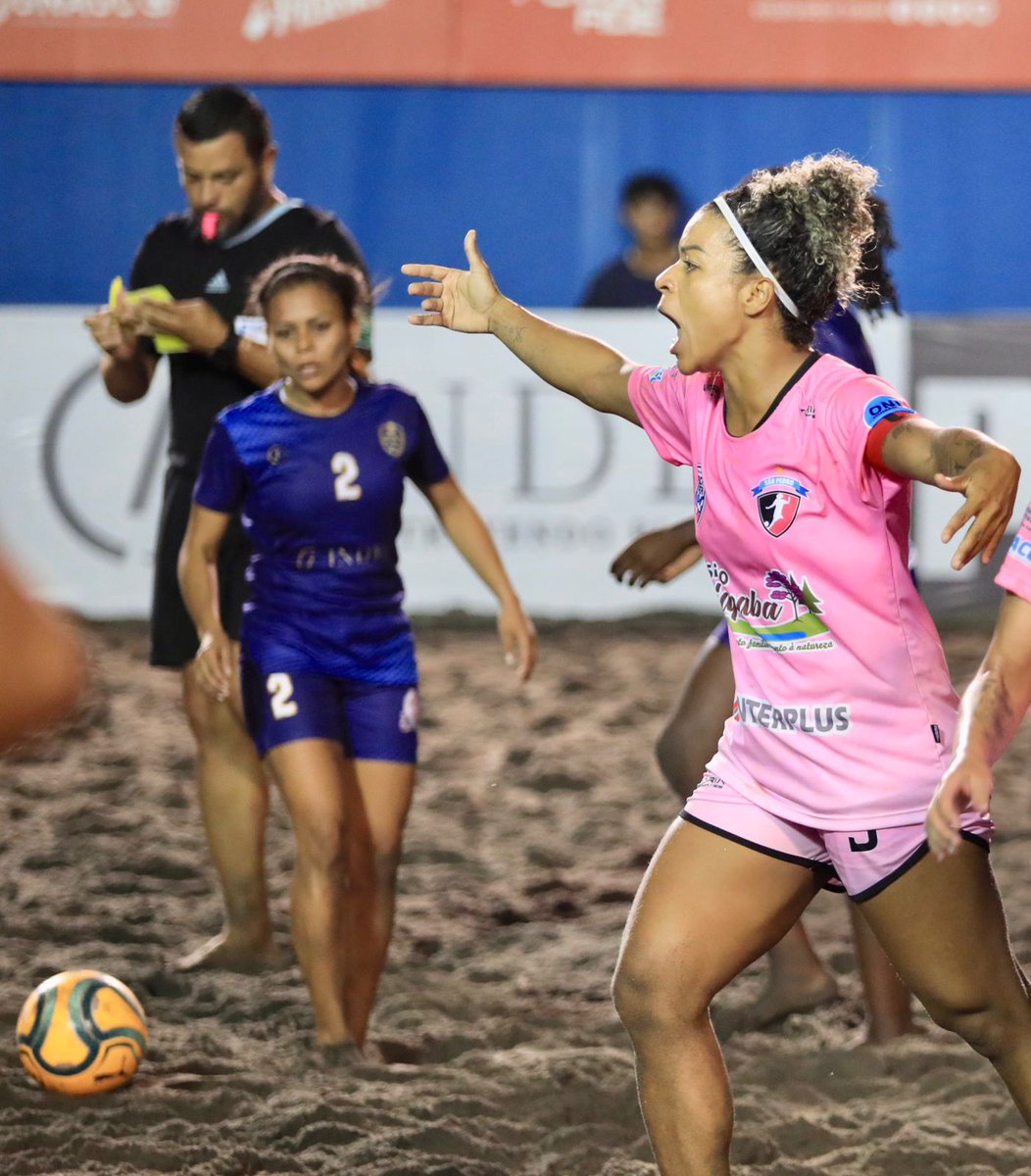 El equipo brasileño ganó con un marcador amplio sobre la Ues femenino de fútbol playa.
#BS_UES 0-- 5 #SaoPedro 
#AmericaWinnersCup 
<a href="/BeachSoccer_WW/">BeachSoccerWorldwide</a> 
📸 De INDES