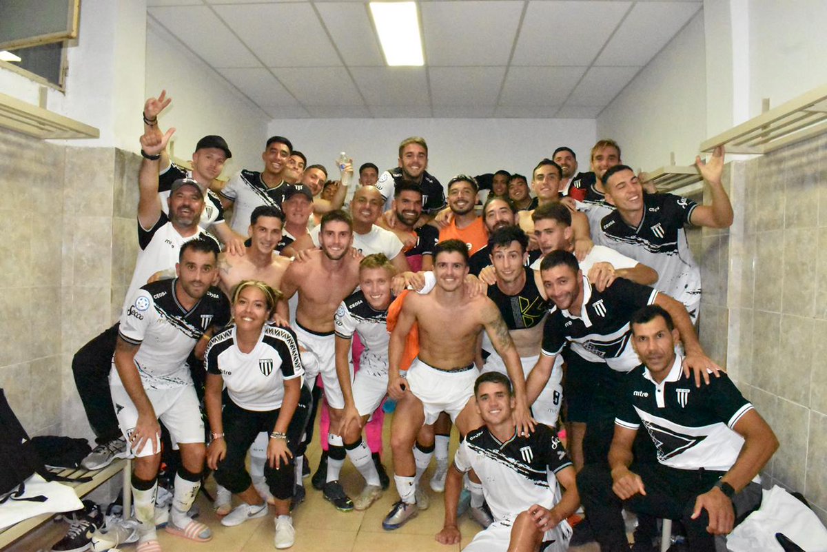 GimnasiaMendoza's tweet photo. 🤍🖤TRIUNFAZO BLANQUINEEEE +3️⃣

#VamosLobo 🐺⚔️
#SoyCaracol 🐌👊 https://t.co/yqtk4cZR4n