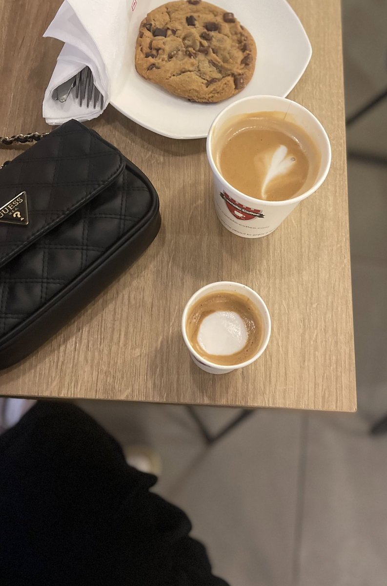 fatimhO2's tweet image. صباح الـ اللهم أختر لي طريقاً يسعدني و لا يشقي قلبي ولا يؤذي عيني طريقاً ترضاه لي ثم تُرضيني به  ..