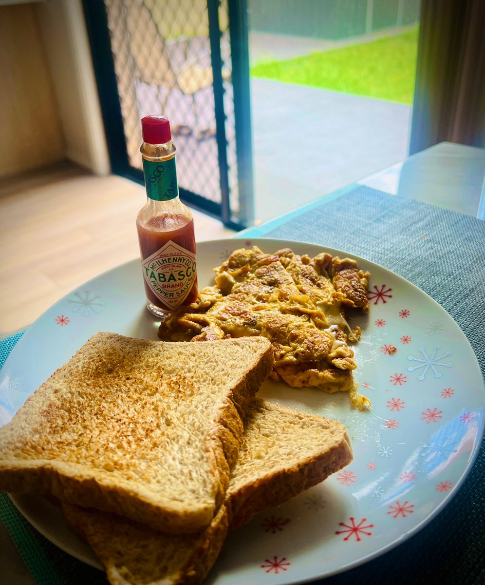 YsoSersY's tweet photo. Sab Mil K Bolo Pencilll
Jala Hwa Omelette Cancel … 
#FinallyGotItRight #CheeseOmlette 
#Mastechef👨‍🍳 https://t.co/hTD77kSqgG