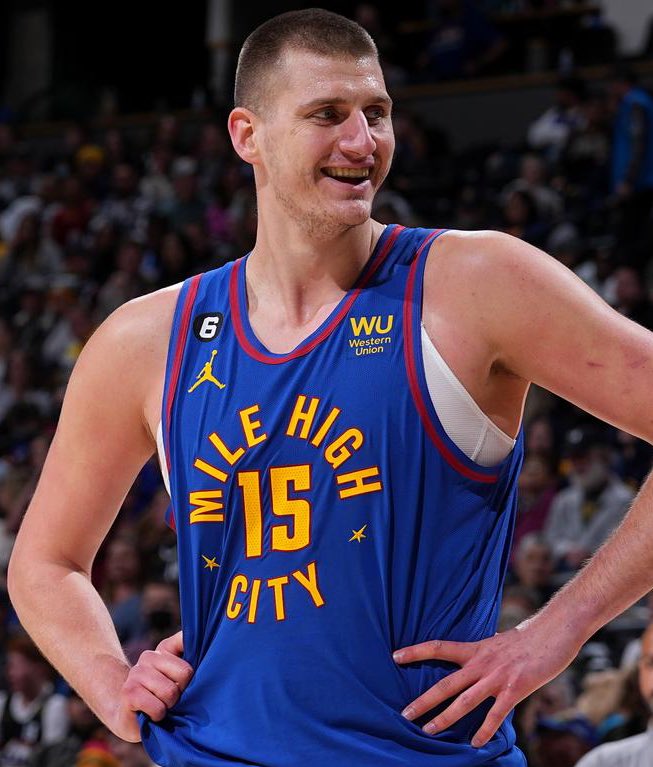 人気商品 【優勝記念】16-17 Autograph HOOPS Revolution Panini Jokic