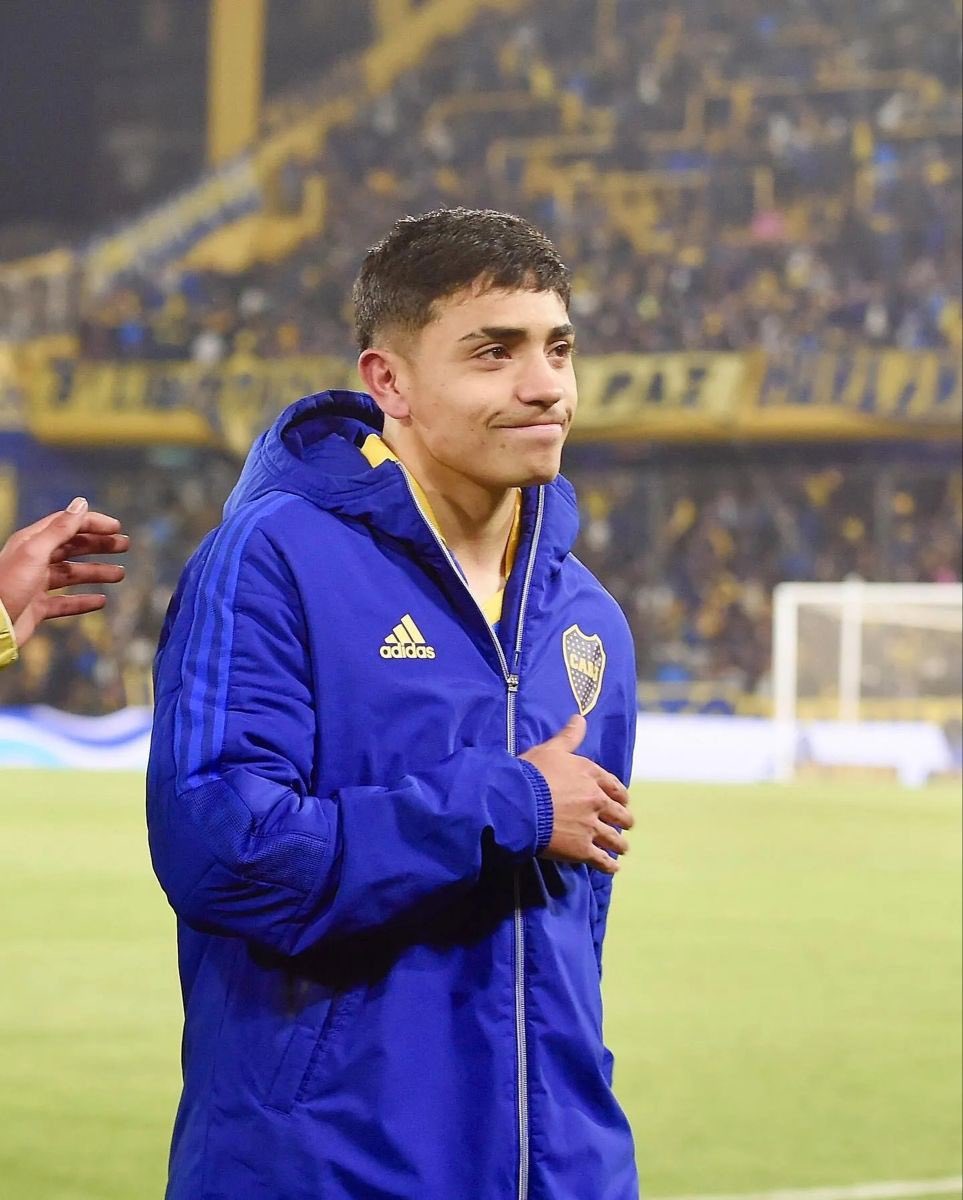 DavooXeneizeJRR's tweet photo. No hay ningún fundamento para que Luca Langoni sea suplente. No existe. 

¿Qué me importa que tenga 21 años? Si con veinte nos sacó campeón del fútbol argentino. Sí: nos sacó. Sin Langoni no éramos campeones ni por casualidad.

Luquita: perdon y gracias. https://t.co/8sZJxsepBZ