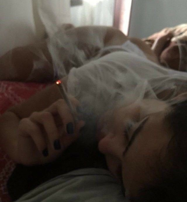 Queria ta assim agora cá gata