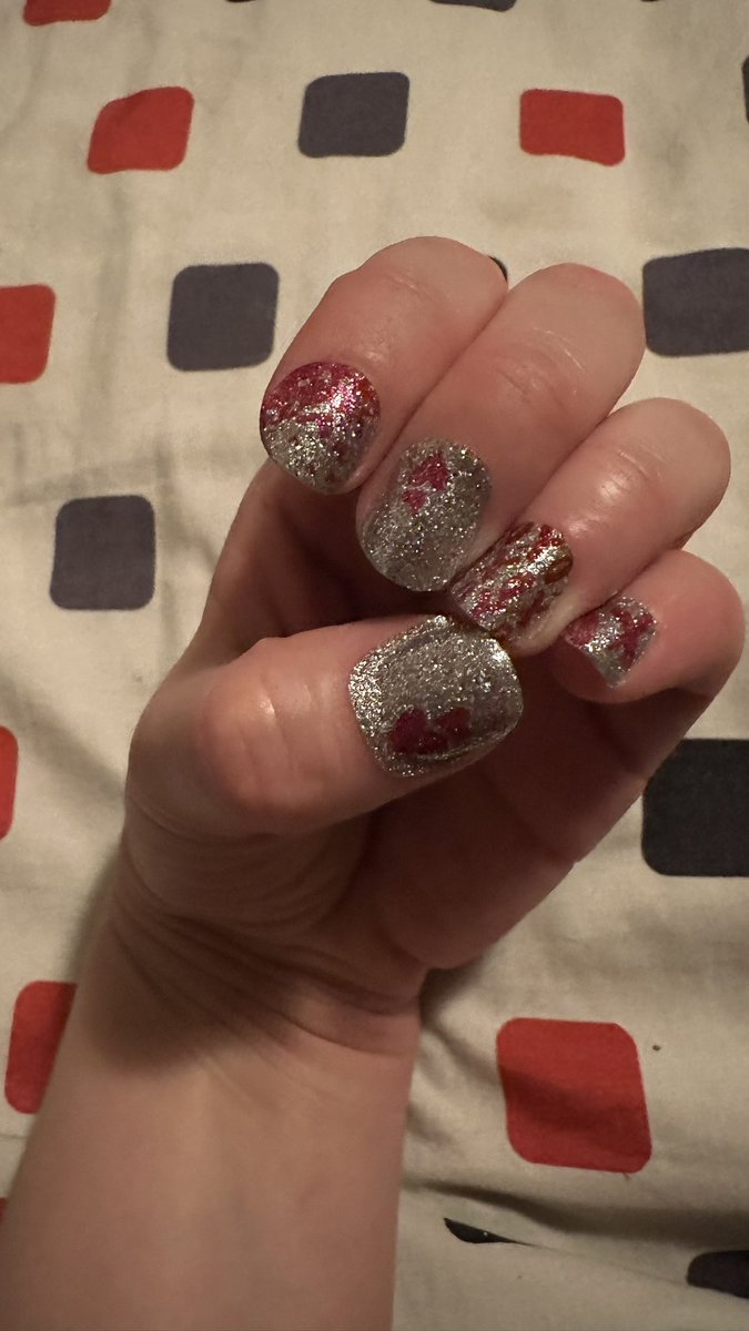 colleendiels's tweet image. So it’s been a hot minute since I’ve last did my nails from color street. They definitely out did themselves with this Valentine’s Day set. The set is called Downtown Romance #becolorful #bebrilliant #becolorstreet