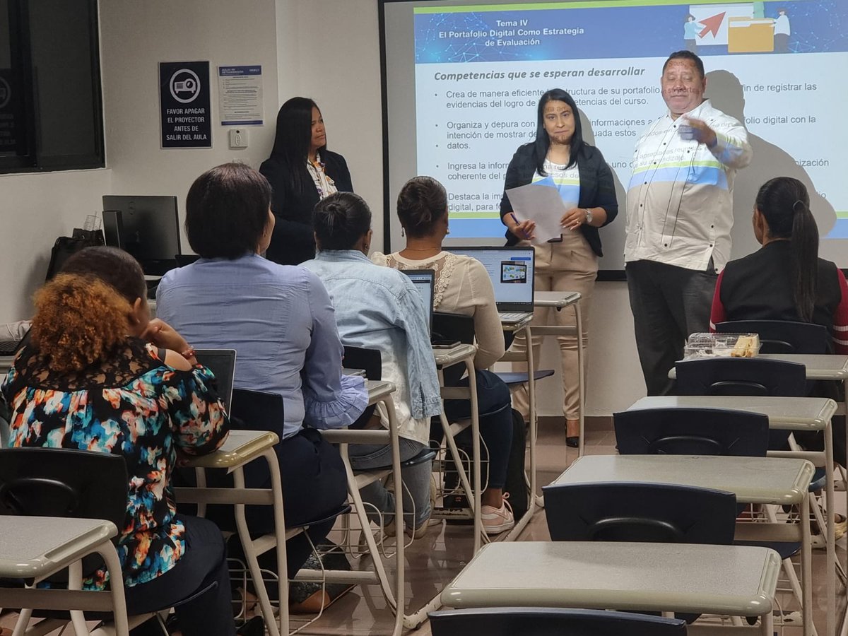 felixharvest's tweet photo. Programa de inducción de nuevos docentes.
Nuestra Educación Dominicana continúa avanzando.
Estamos cambiando gracias a nuestro excelentísimo Presidente Sr. Luis Abinader y a nuestro ministro Sr. Ángel Hernández. https://t.co/XAJTYuGASp