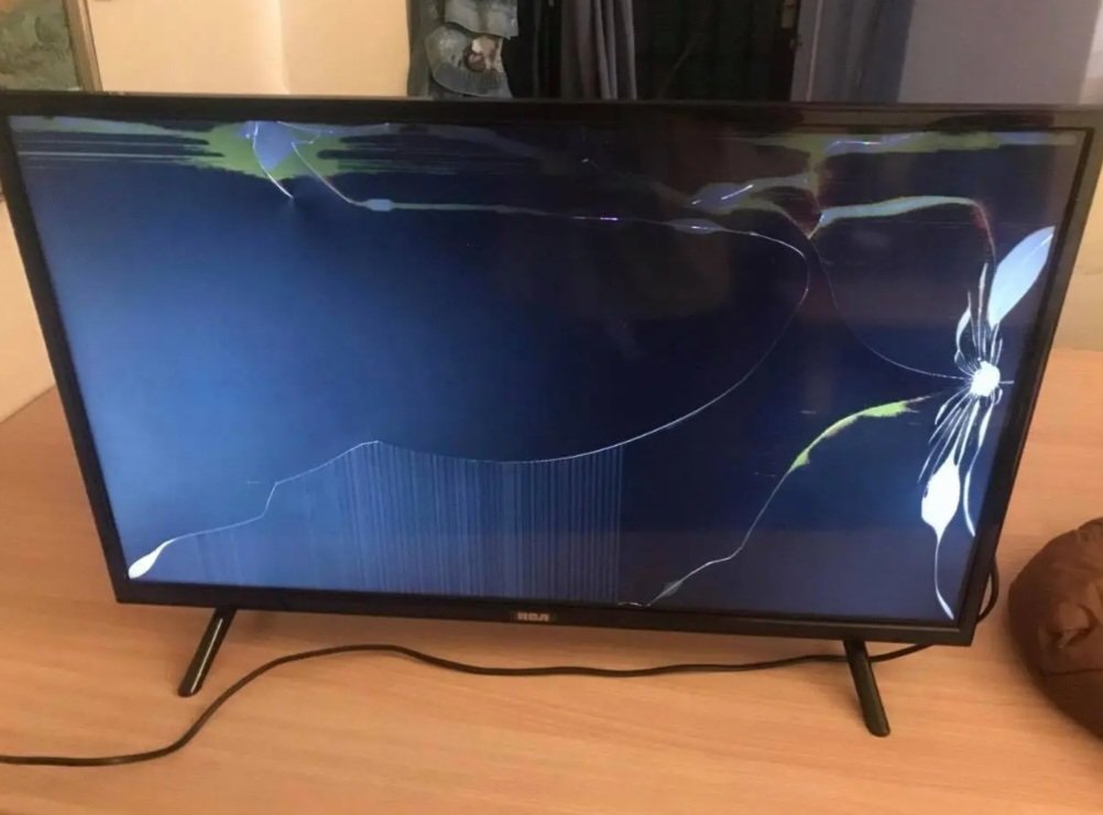 Gaston_T20's tweet photo. Acabo de romper mí televisor enfrente de más de 30 invitados en el cumpleaños de mí hijo por culpa de BOCA. Mí mujer llorando agarró a nuestros hijos y dijo que se iban a pasar el finde a la casa de su vieja. Boca Juniors acaba de arruinar mí matrimonio.
Ya no lo puedo soportar. https://t.co/216xbOC7Lo
