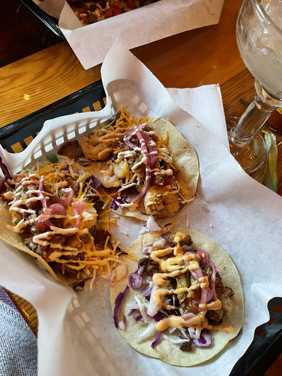 What a wonderful fun, absolutely delicious night <a href="/realTomKonopka/">Tom Konopka</a> #bisbee taqueria outlaw is so so good!