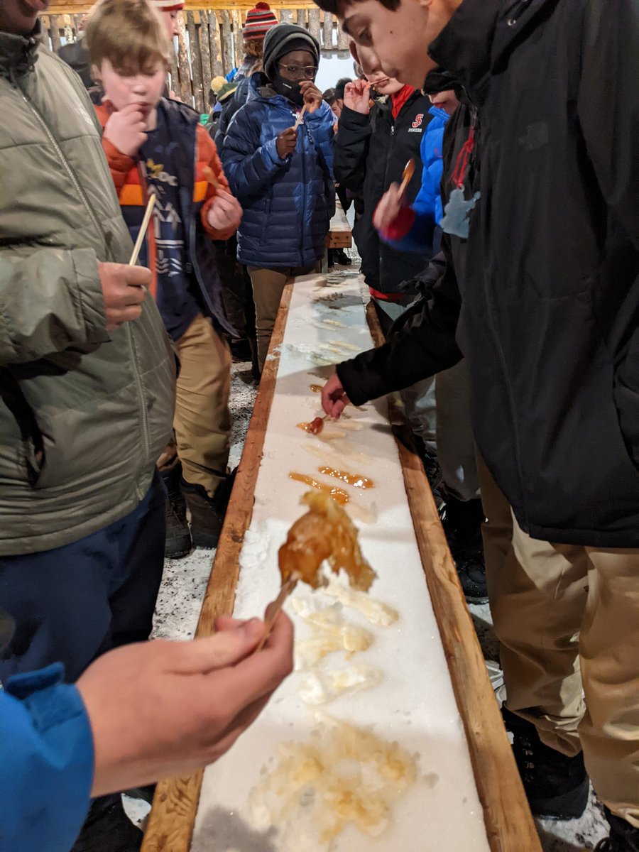 SJFrenchClub's tweet photo. C'était la fête à la cabane à sucre ce soir! https://t.co/9IKeqFEPOa