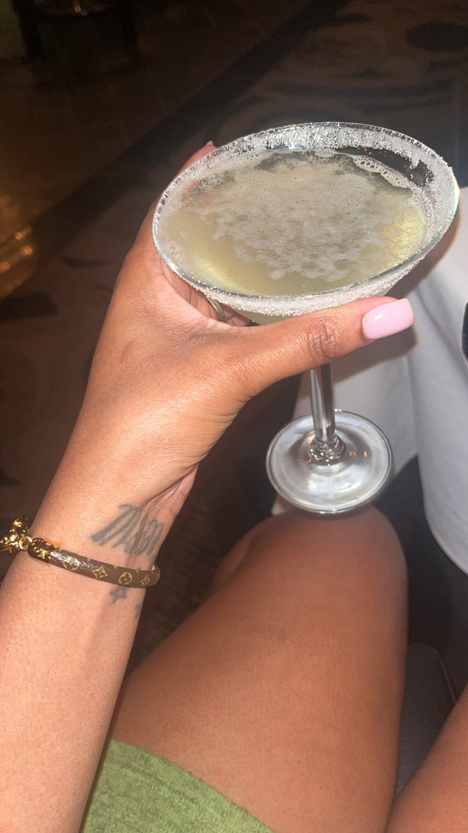 _SLIMbella's tweet image. 30 today . 🎉🎉🎉🎉 Look at the material