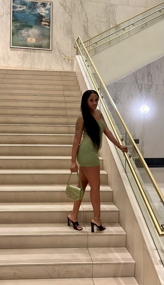 _SLIMbella's tweet image. 30 today . 🎉🎉🎉🎉 Look at the material